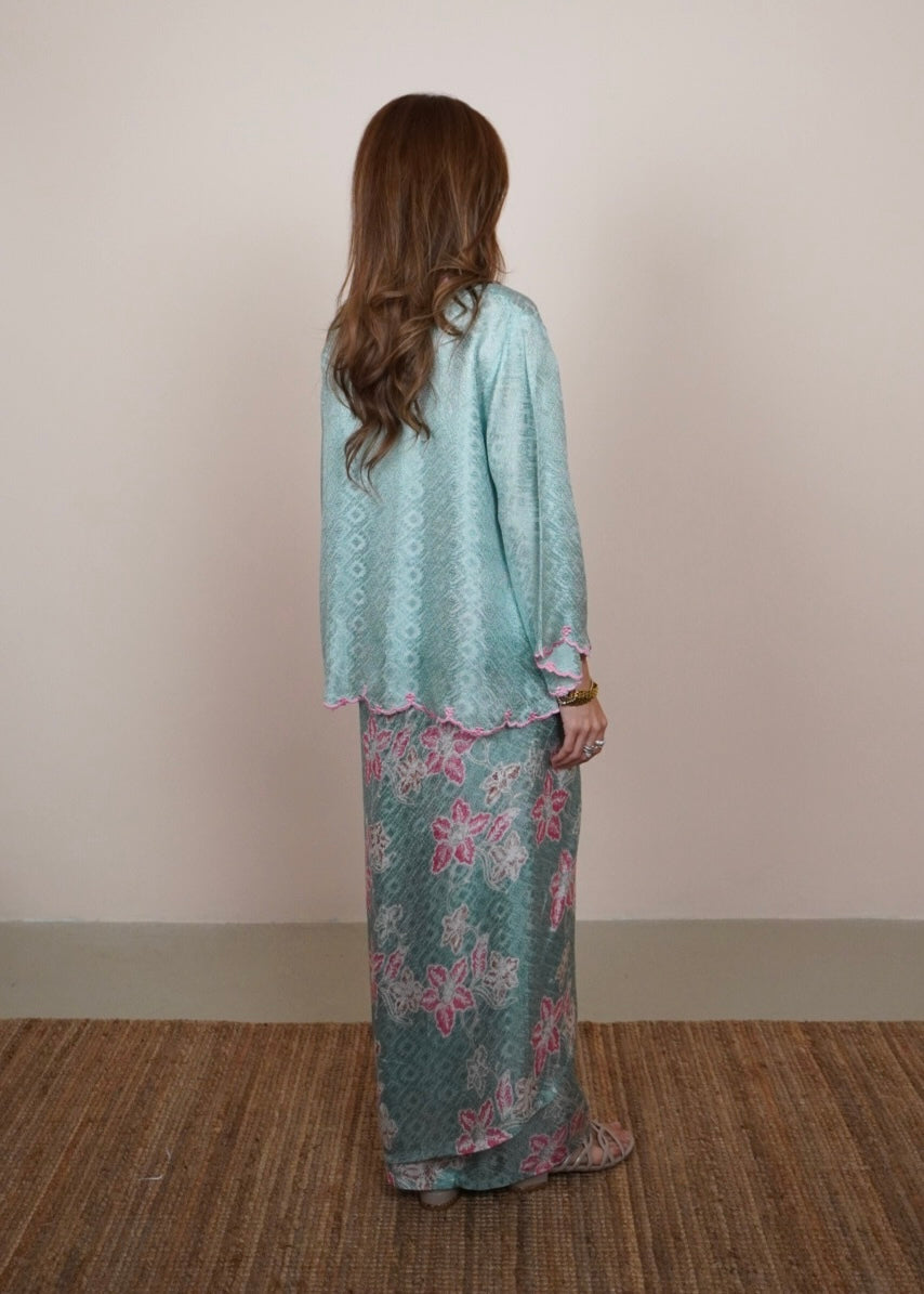 Mekar : Qayla in Tiffany
