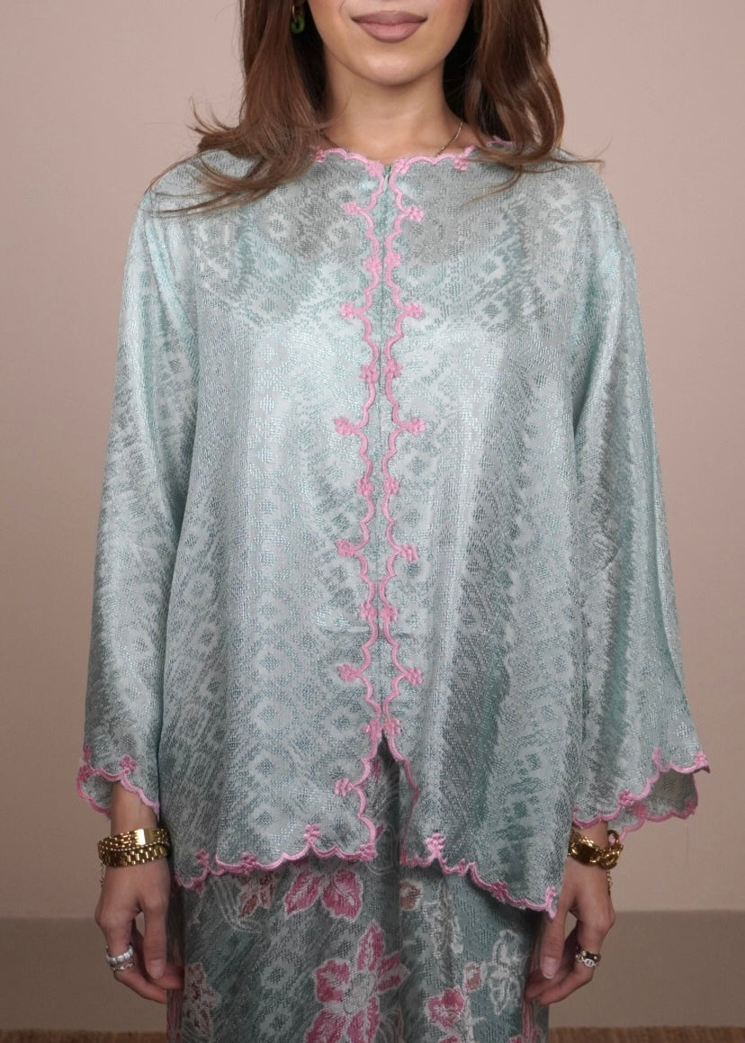 Mekar : Qayla in Tiffany