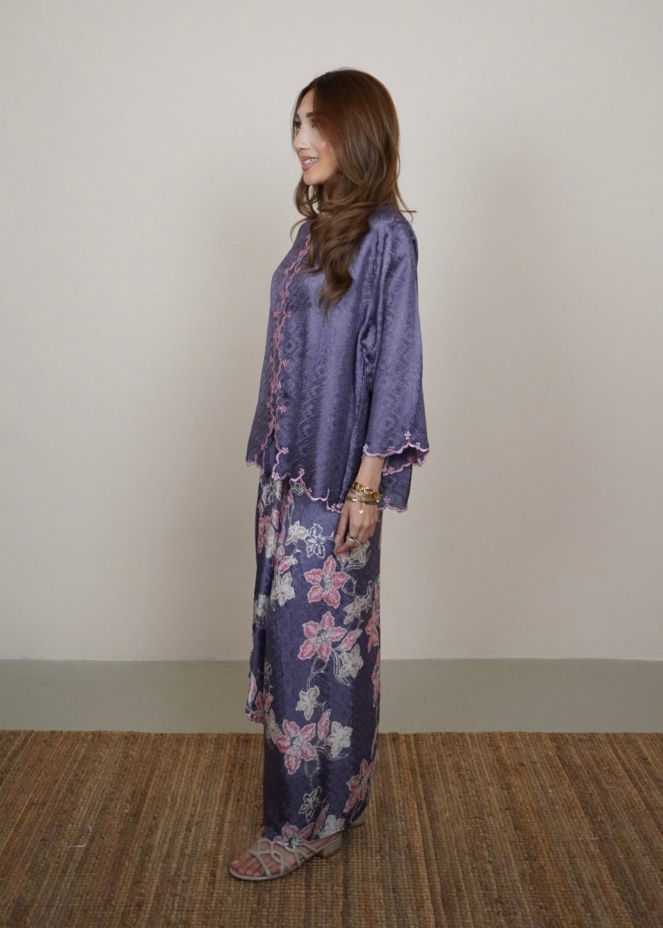 Mekar : Qayla in Purple Haze
