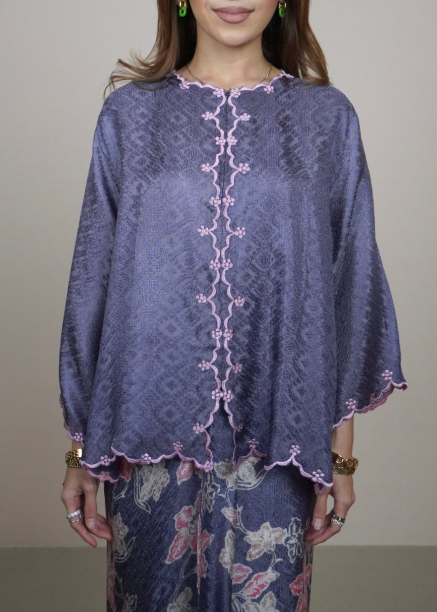 Mekar : Qayla in Purple Haze