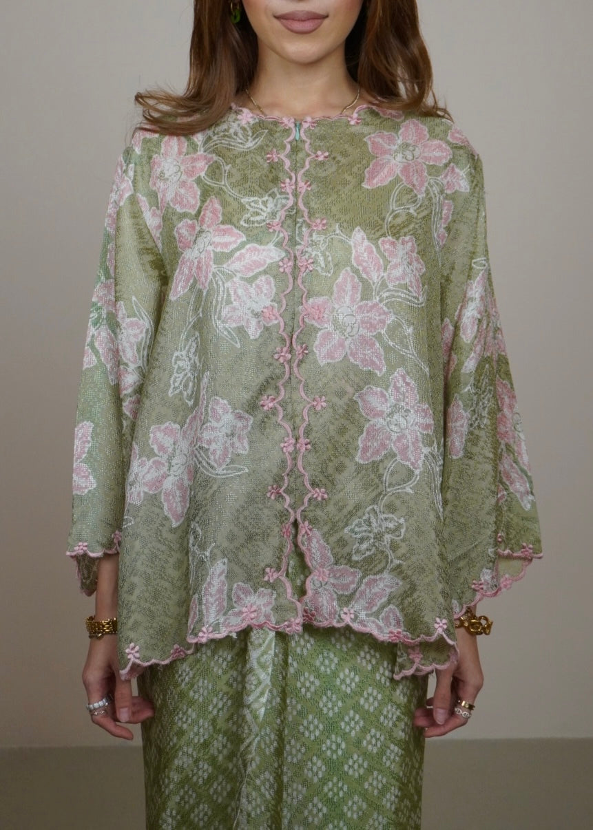 Mekar : Qayla in Sweetpea