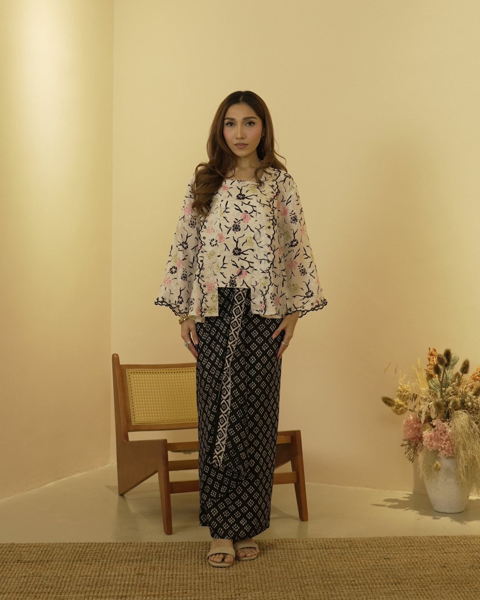 Kuntum in Black Floral