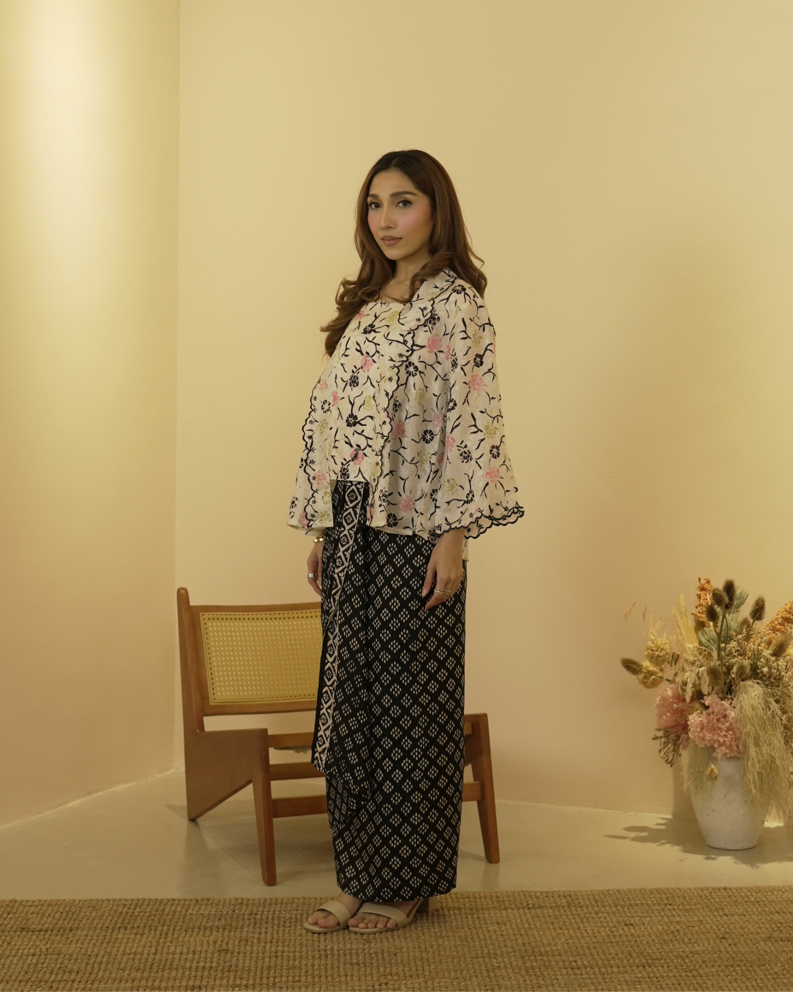 Kuntum in Black Floral