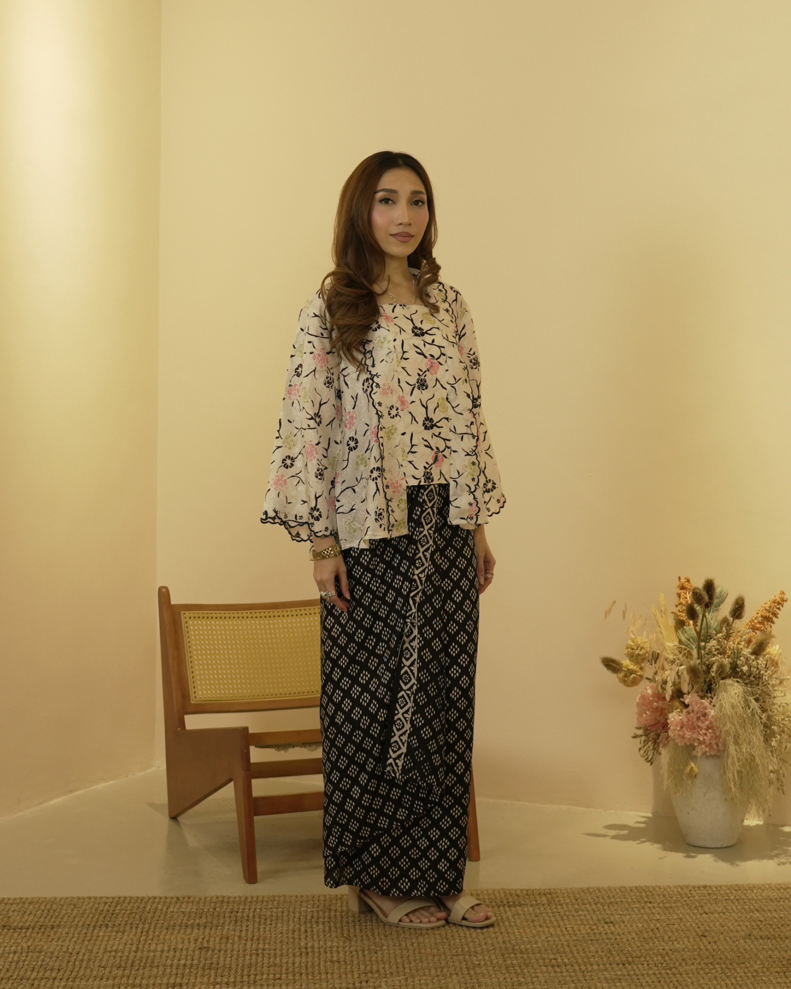 Kuntum in Black Floral