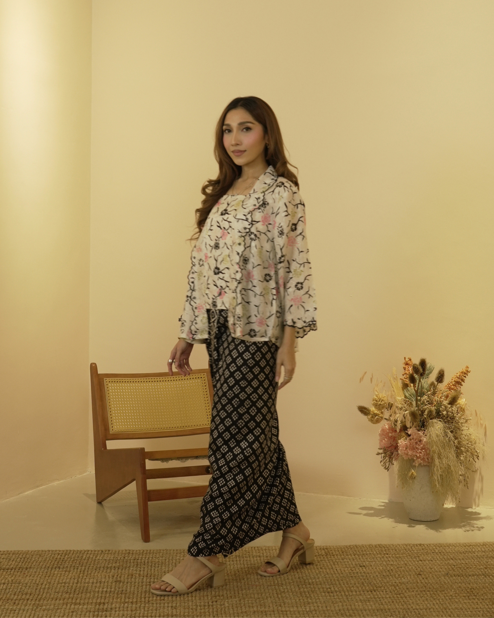 Kuntum in Black Floral