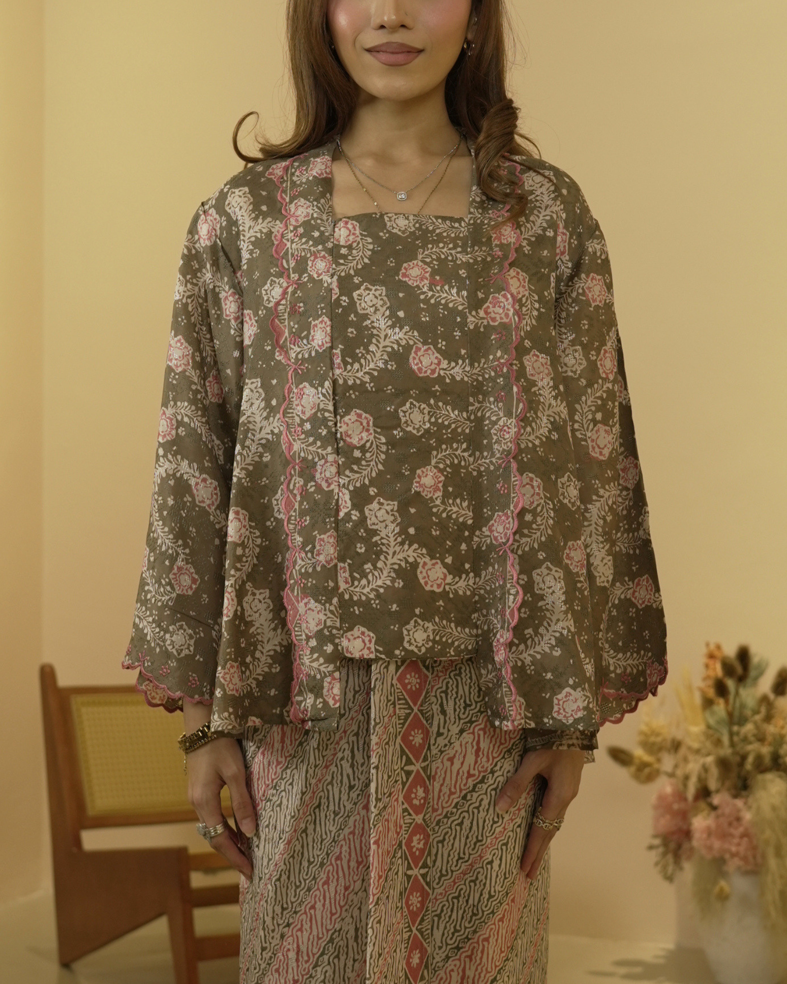 Kuntum in Olive Green