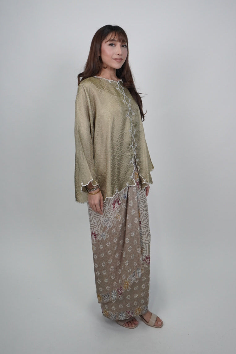 Qayla in Olive