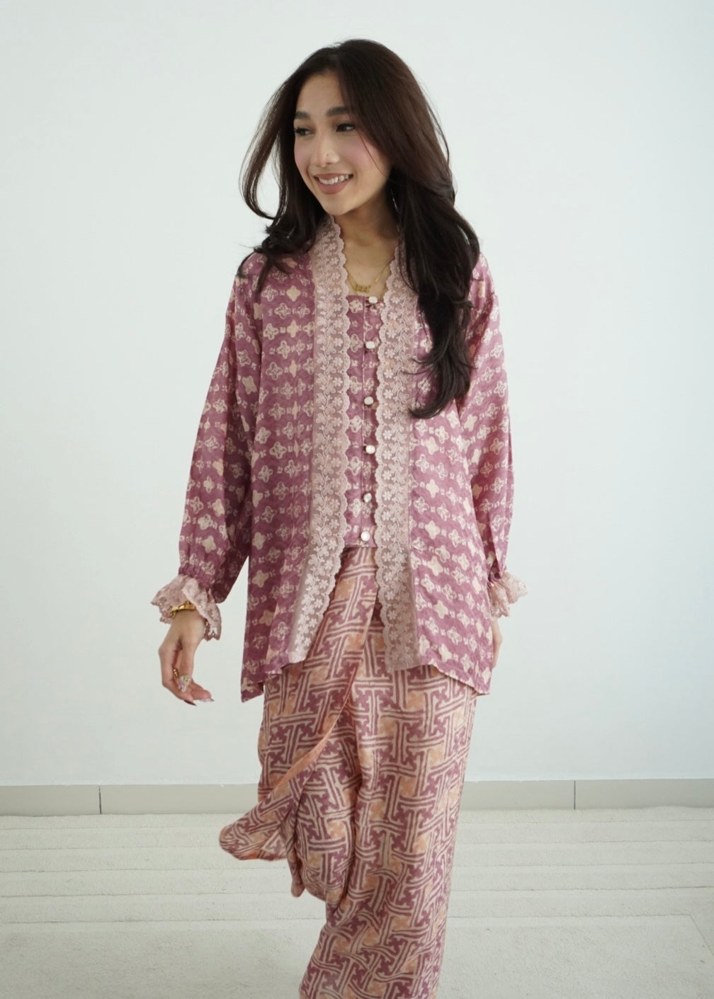 Qisya in Watermelon Pink