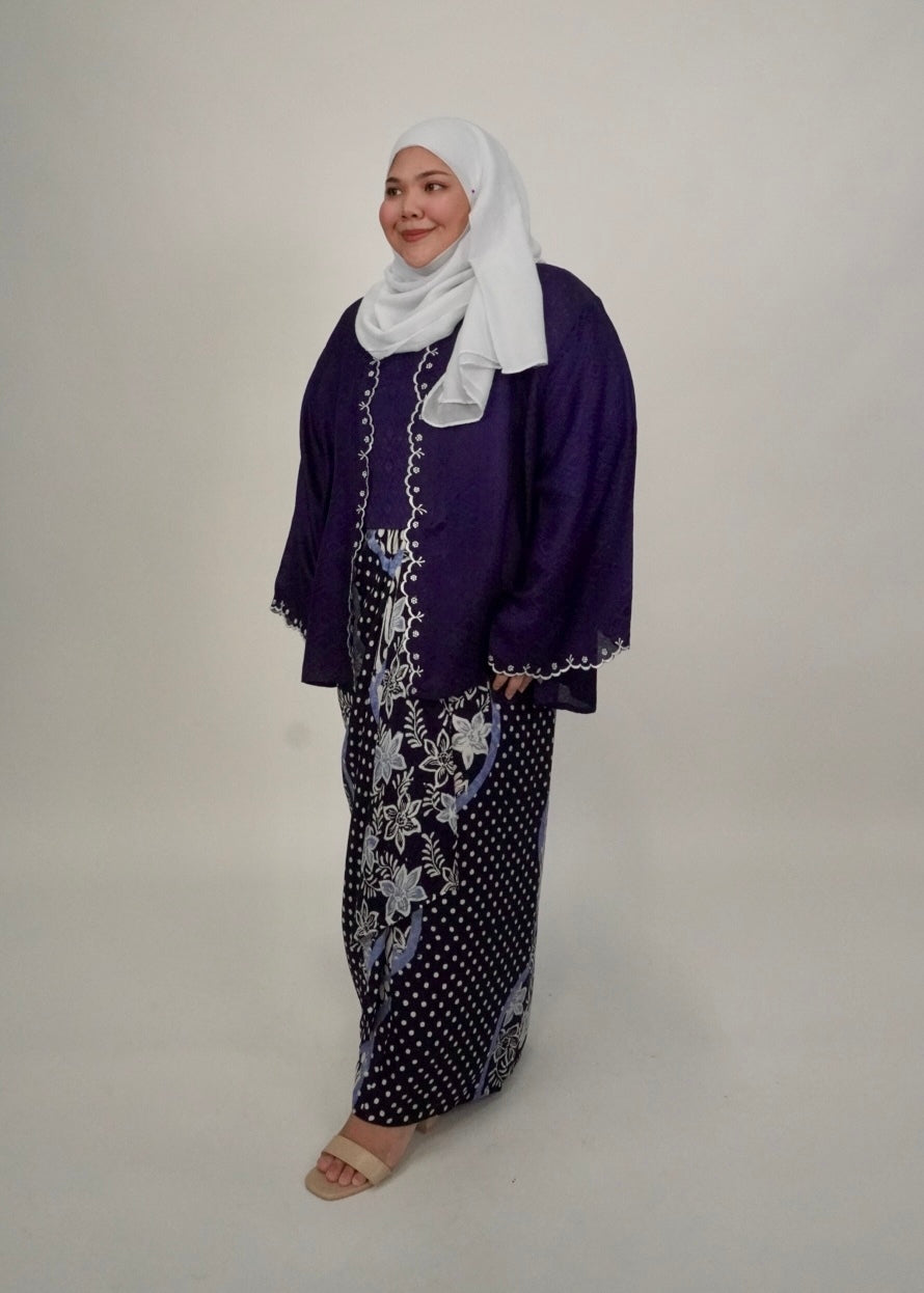 Kuntum Plus in Navy