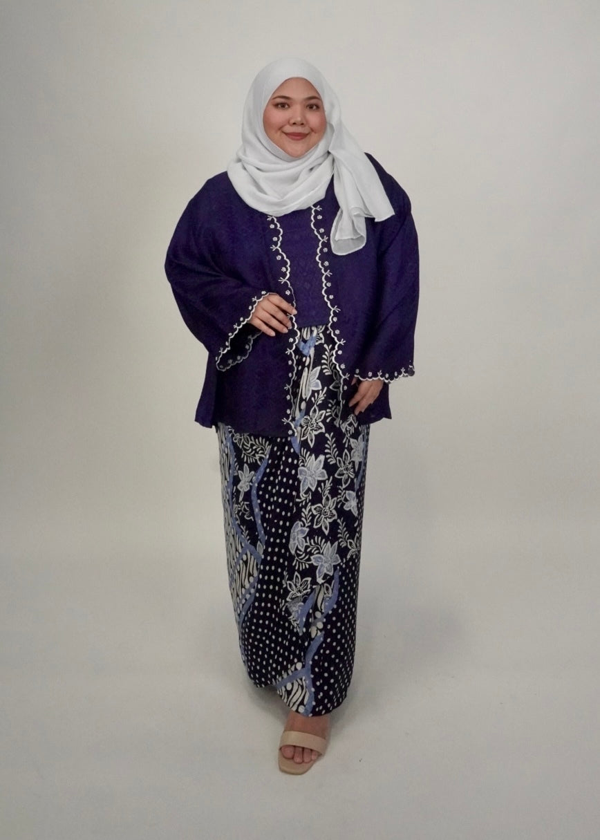 Kuntum Plus in Navy
