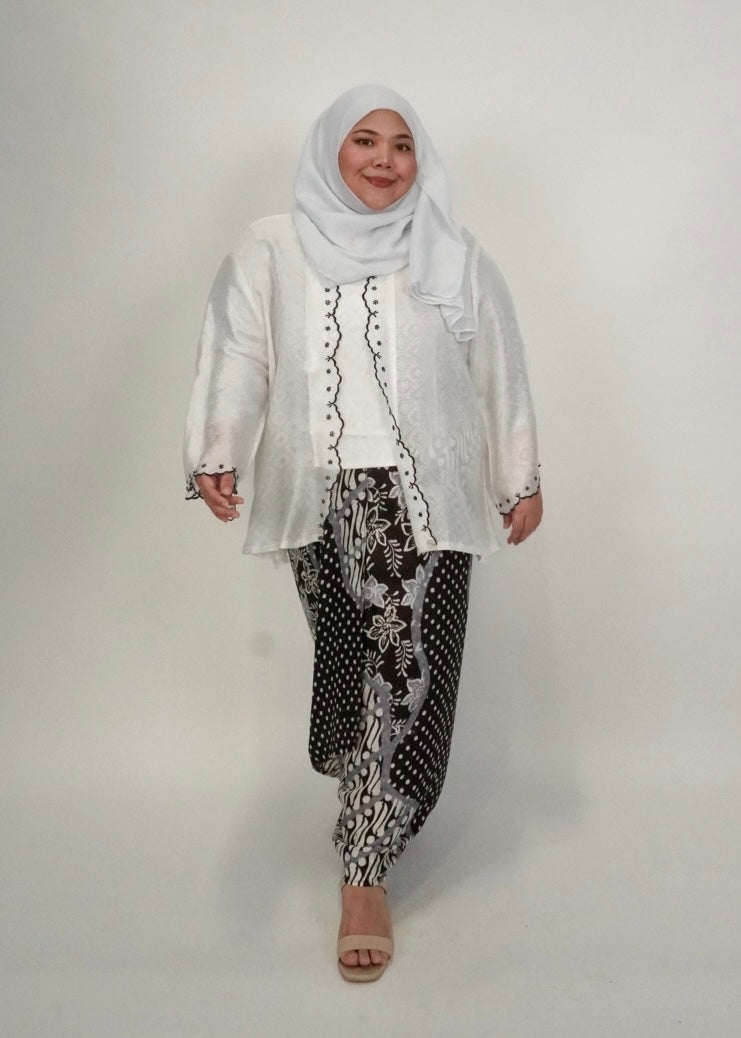 Kuntum Plus in White