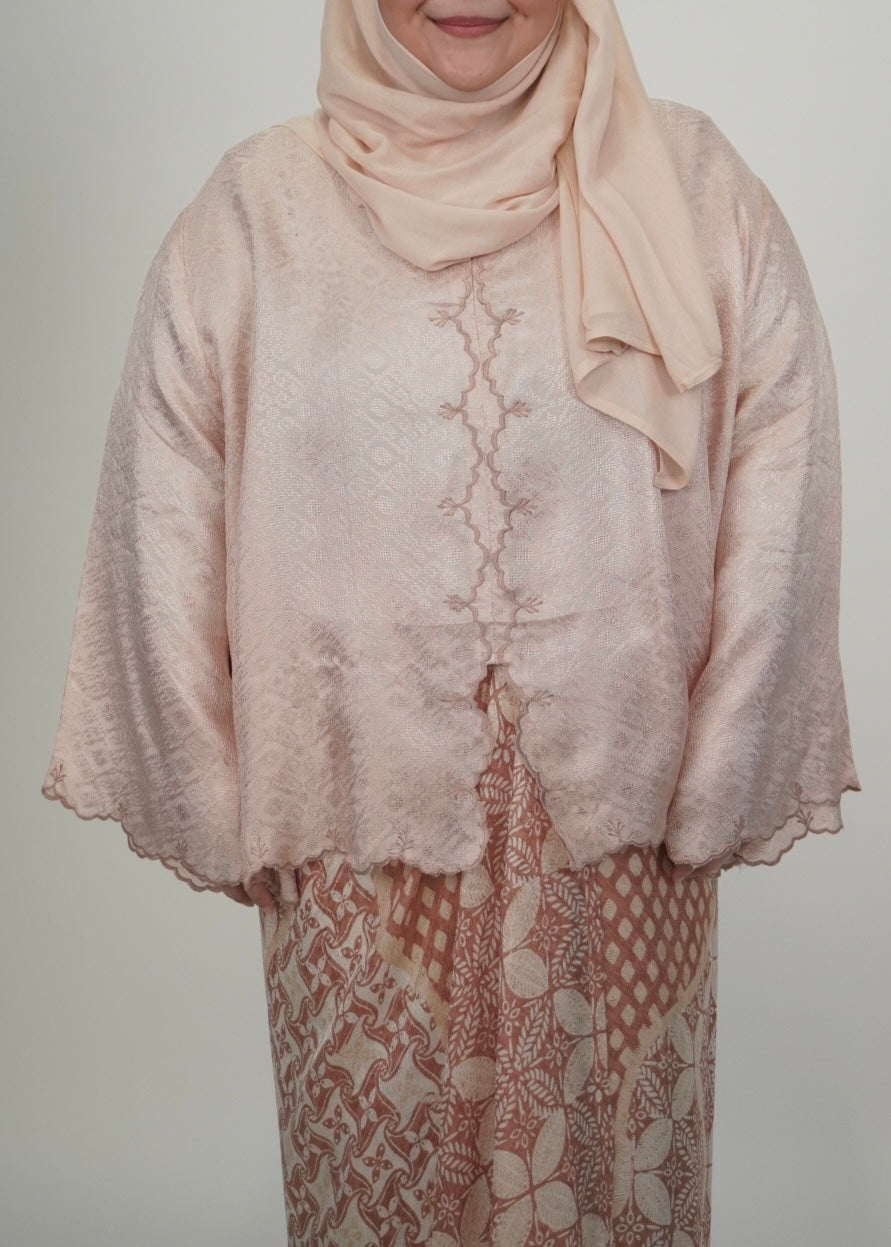 Qayla Plus in Rose Petal