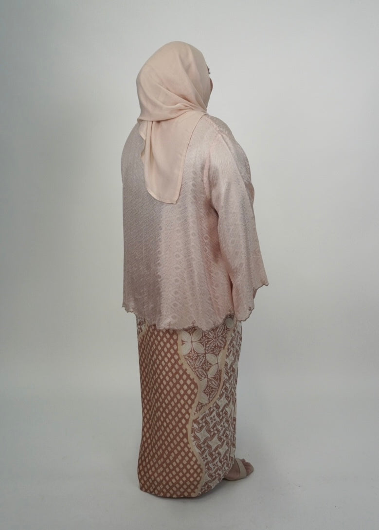 Qayla Plus in Rose Petal