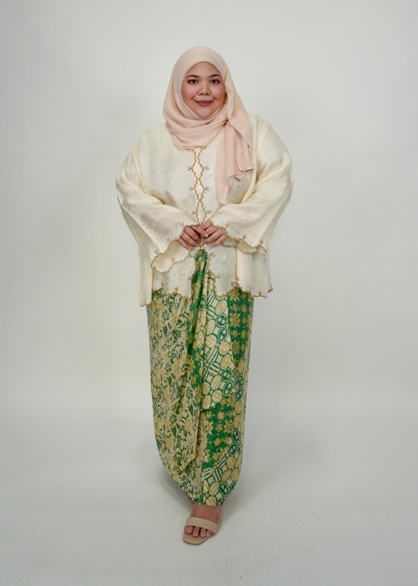 Qayla Plus in Daffodil