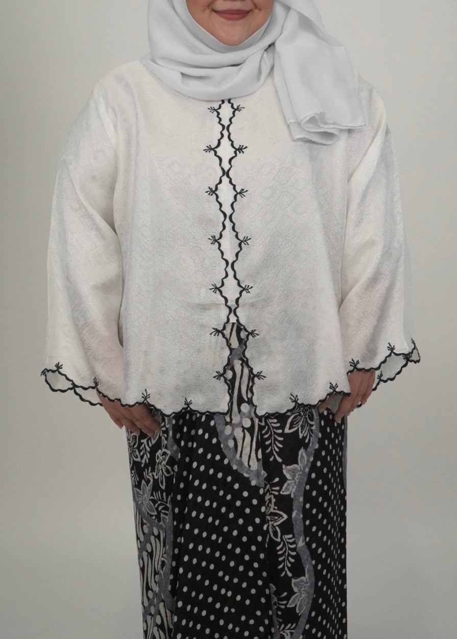 Qayla Plus in White
