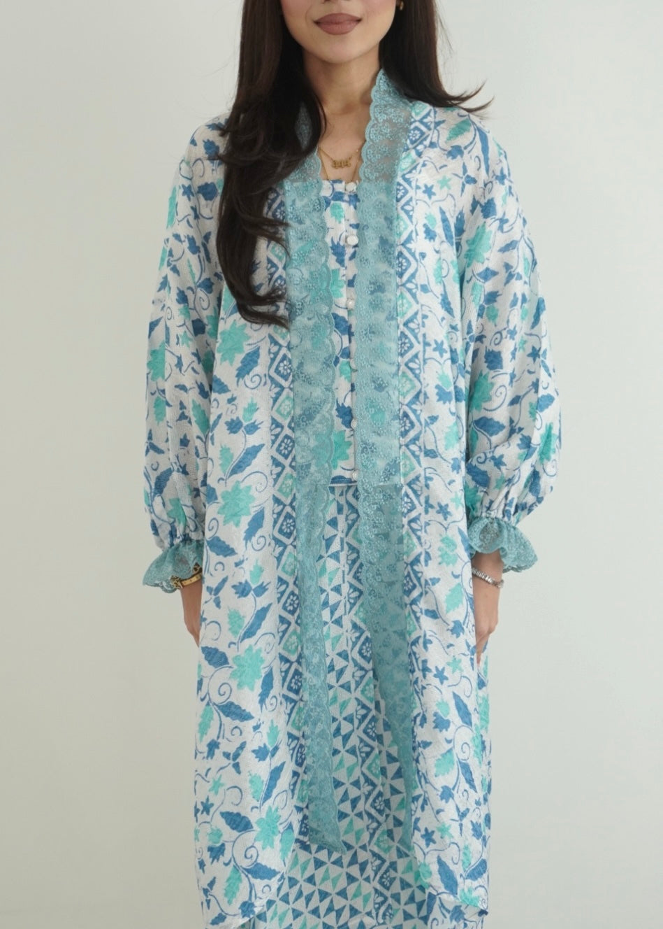 Qahira in Artic Blue