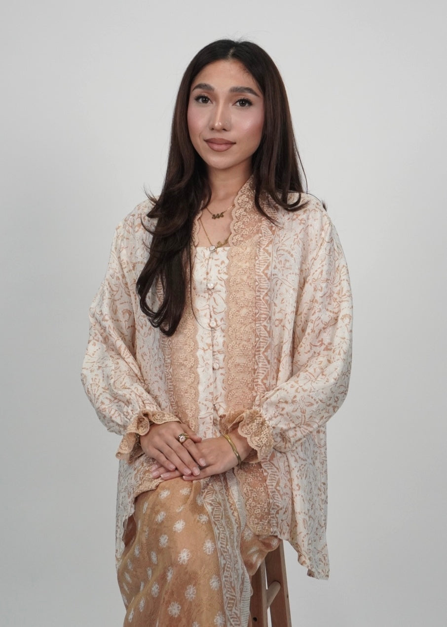 Qisya in Peach Puff