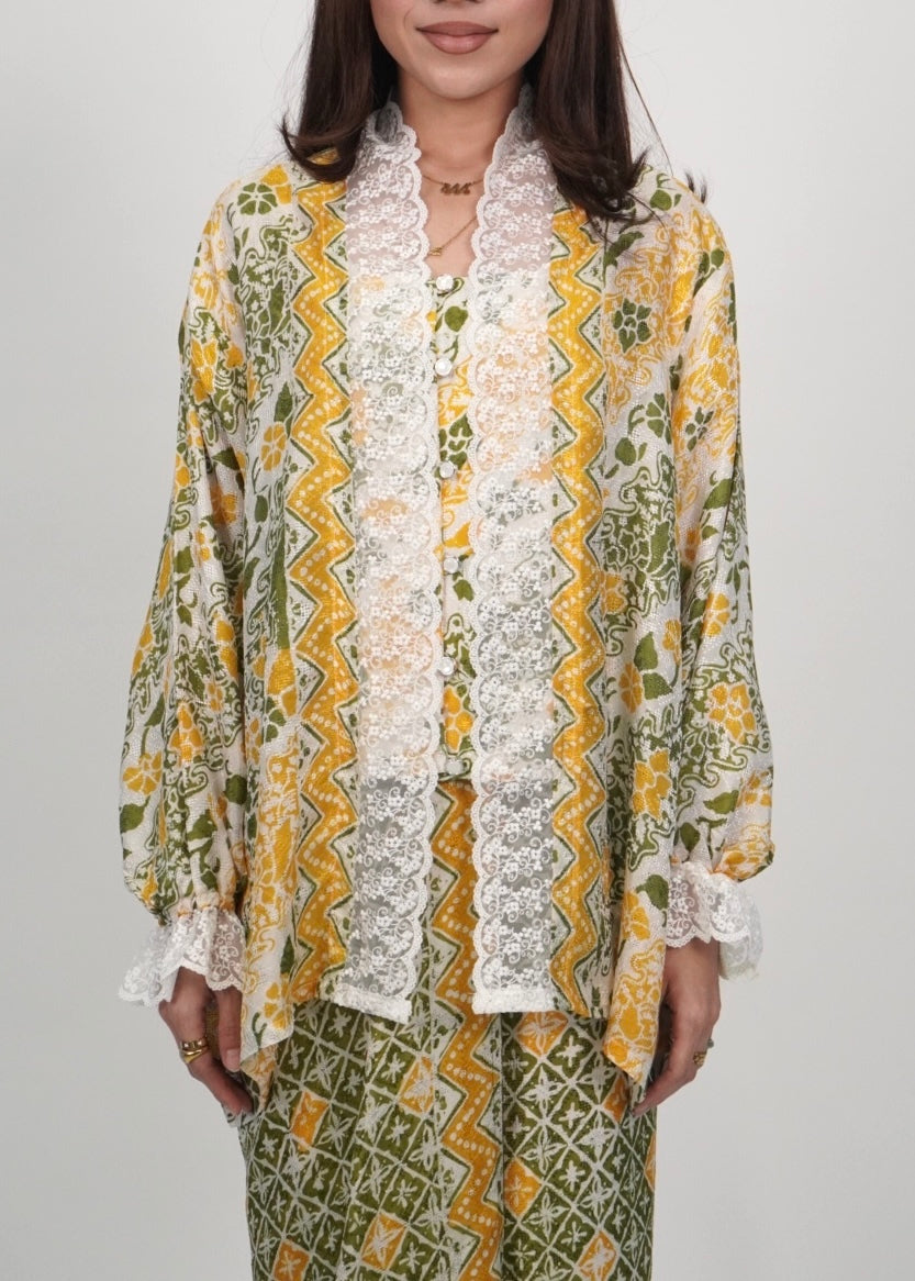 Qisya in Lemon
