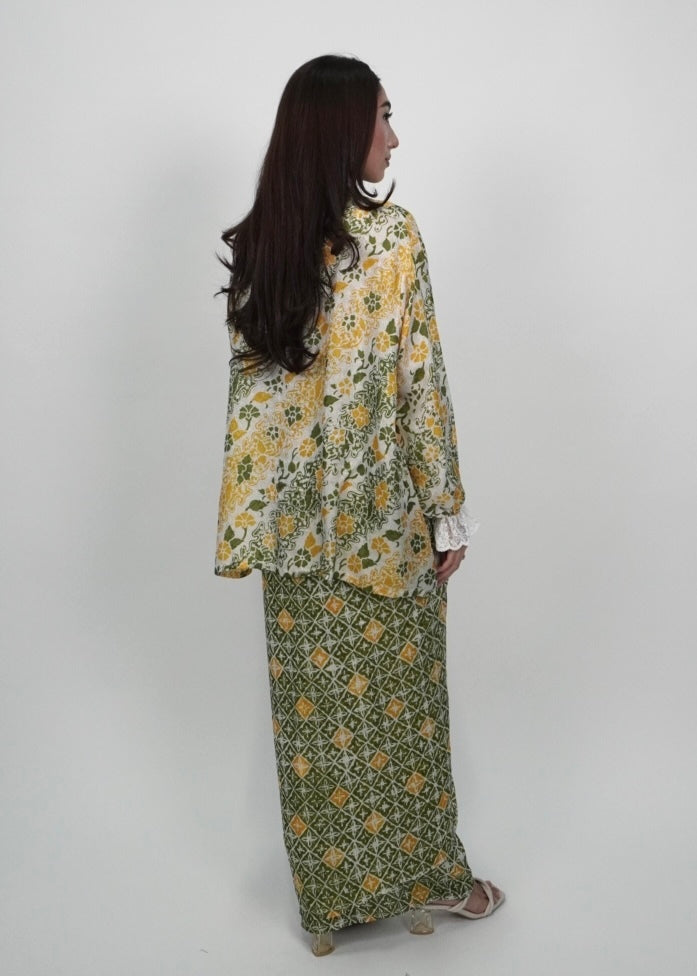 Qisya in Lemon