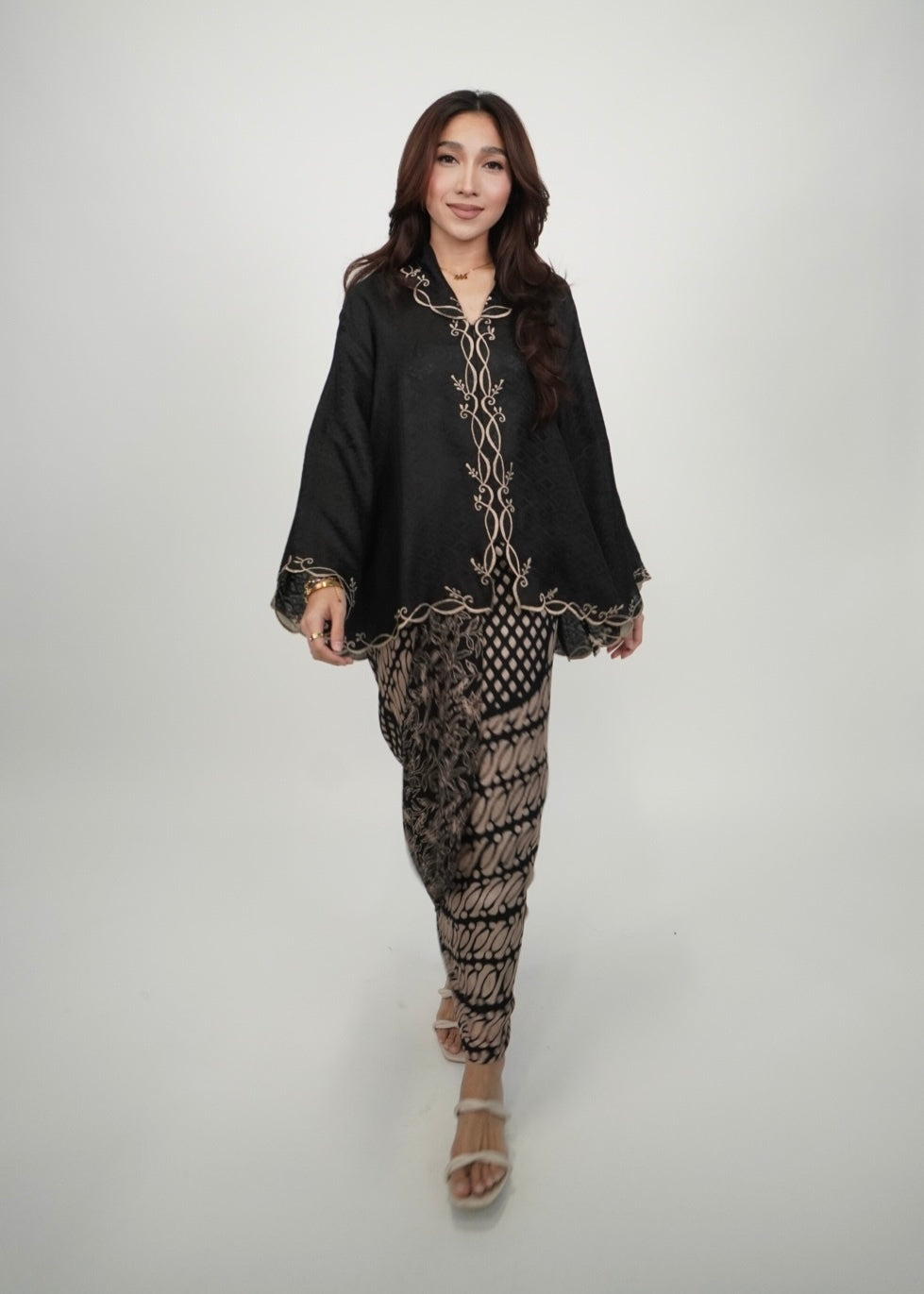 Qistina 2.0 in Bronze Noir