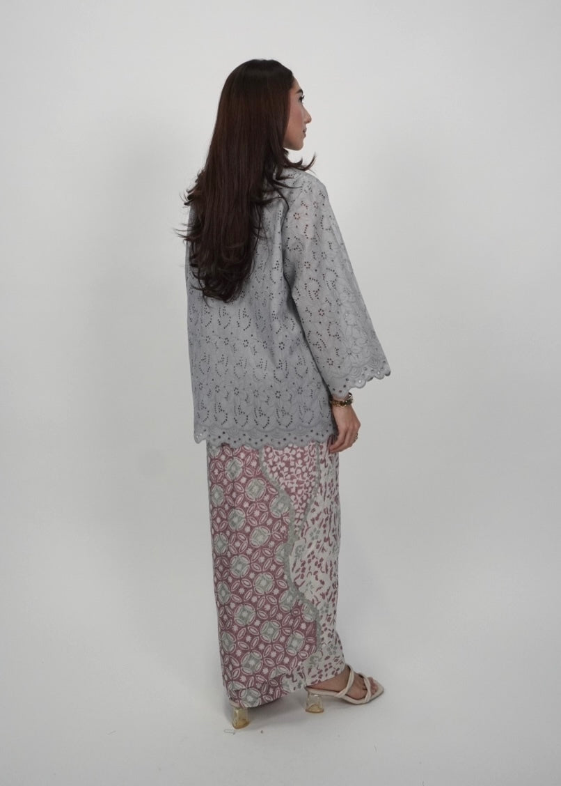 Qaseh Liris in Pink Ash