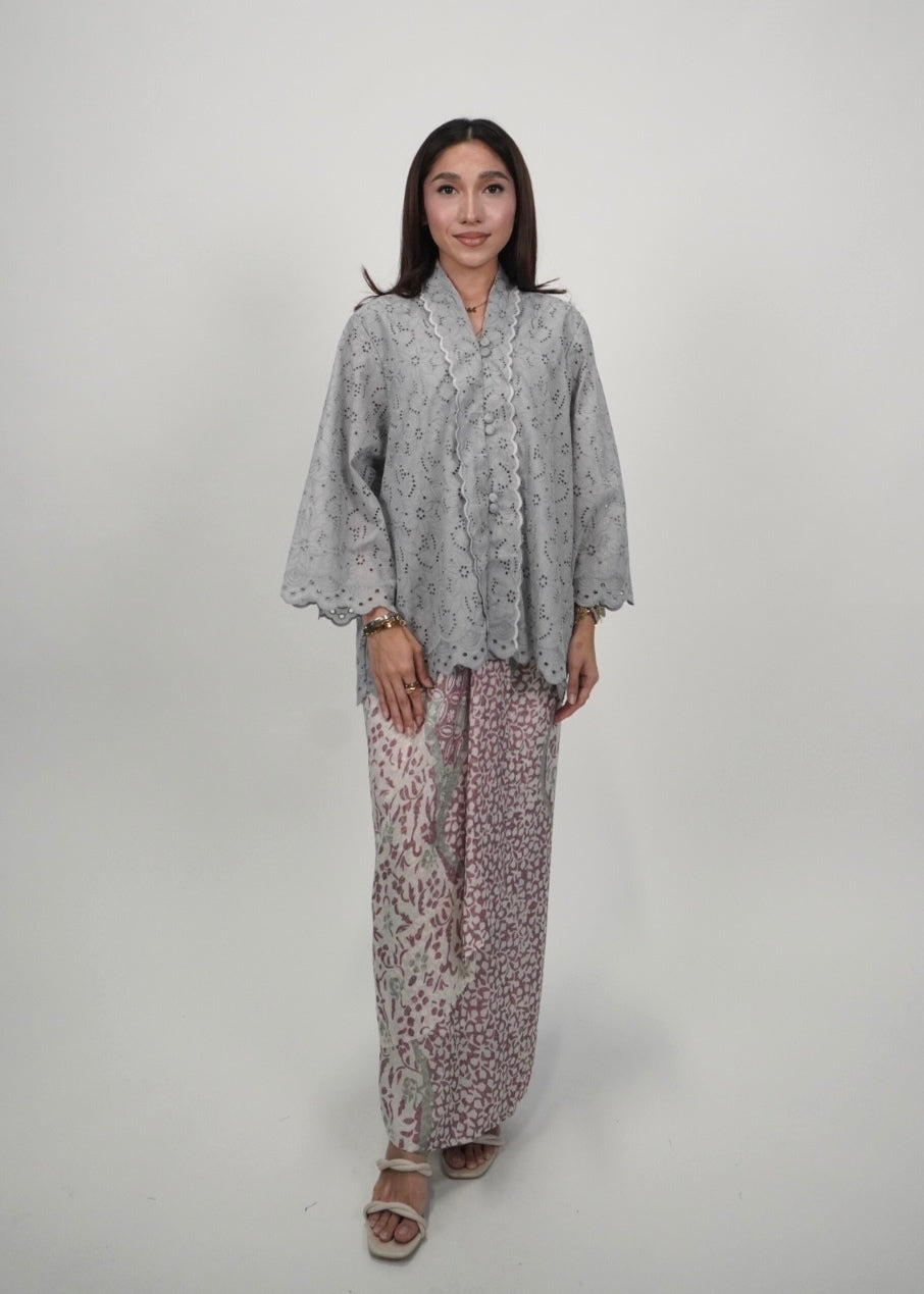 Qaseh Liris in Pink Ash