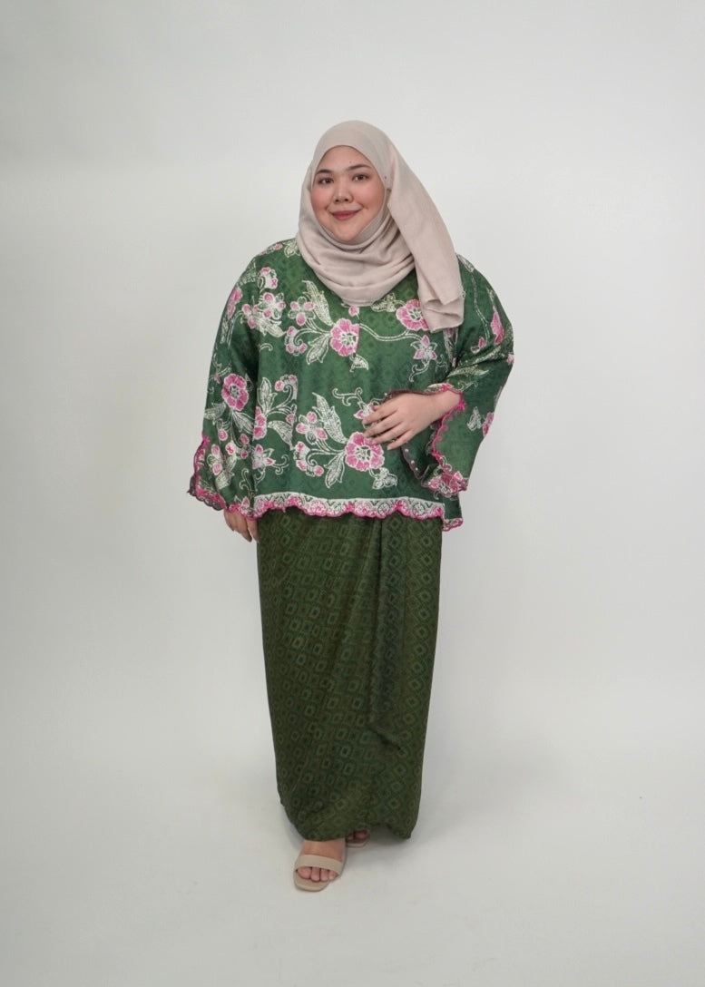 Chinta Plus in Dark Green