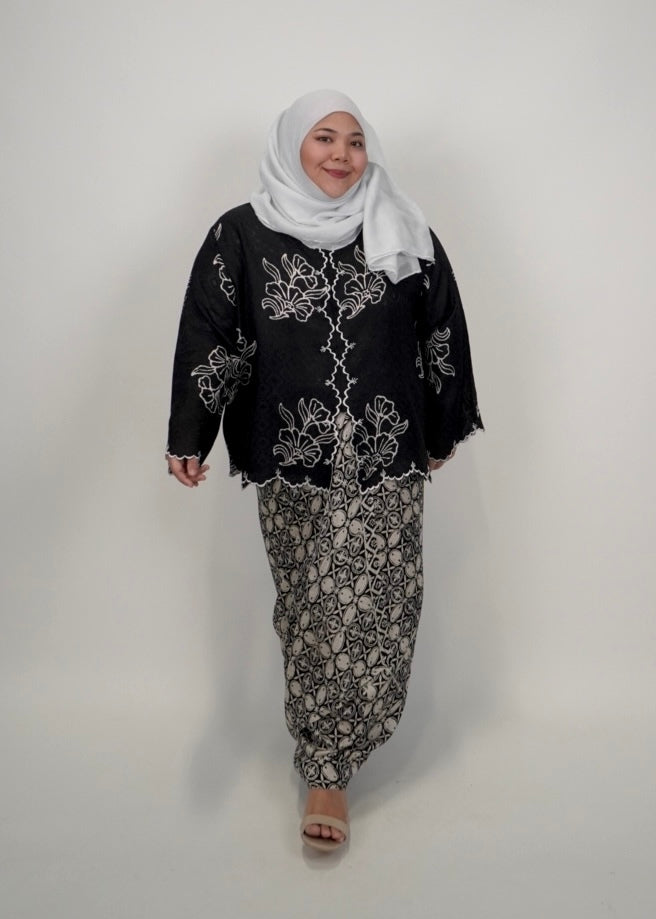 Qayla Plus in Black Batik