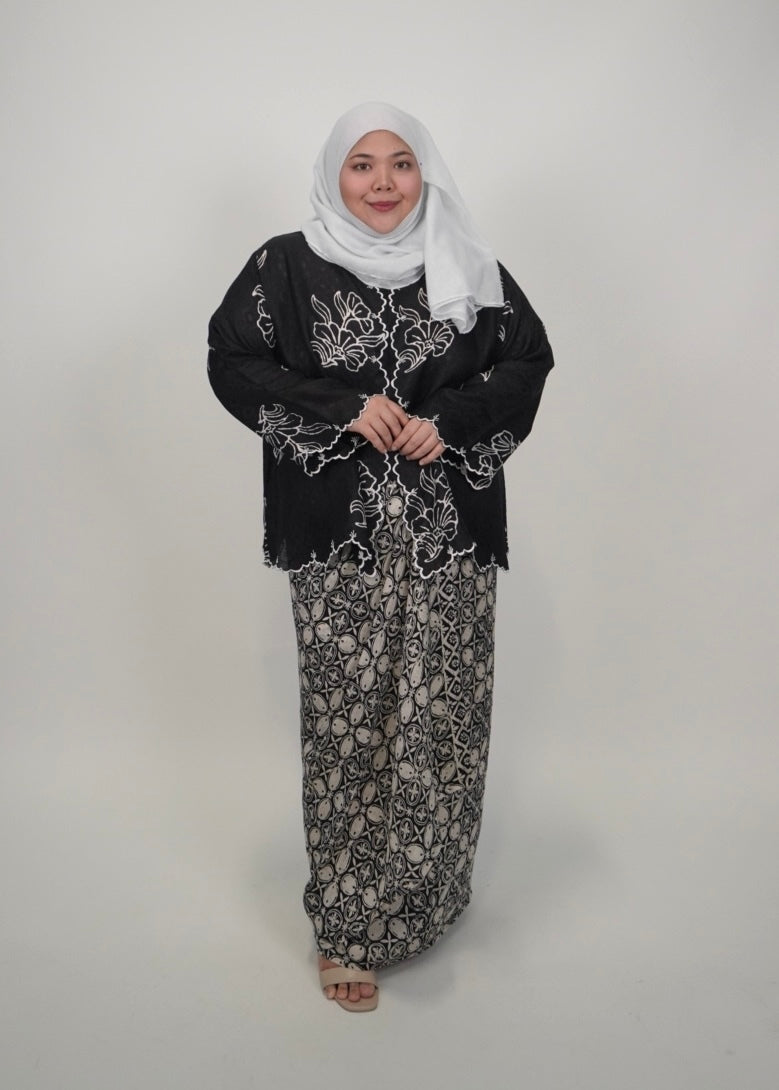 Qayla Plus in Black Batik