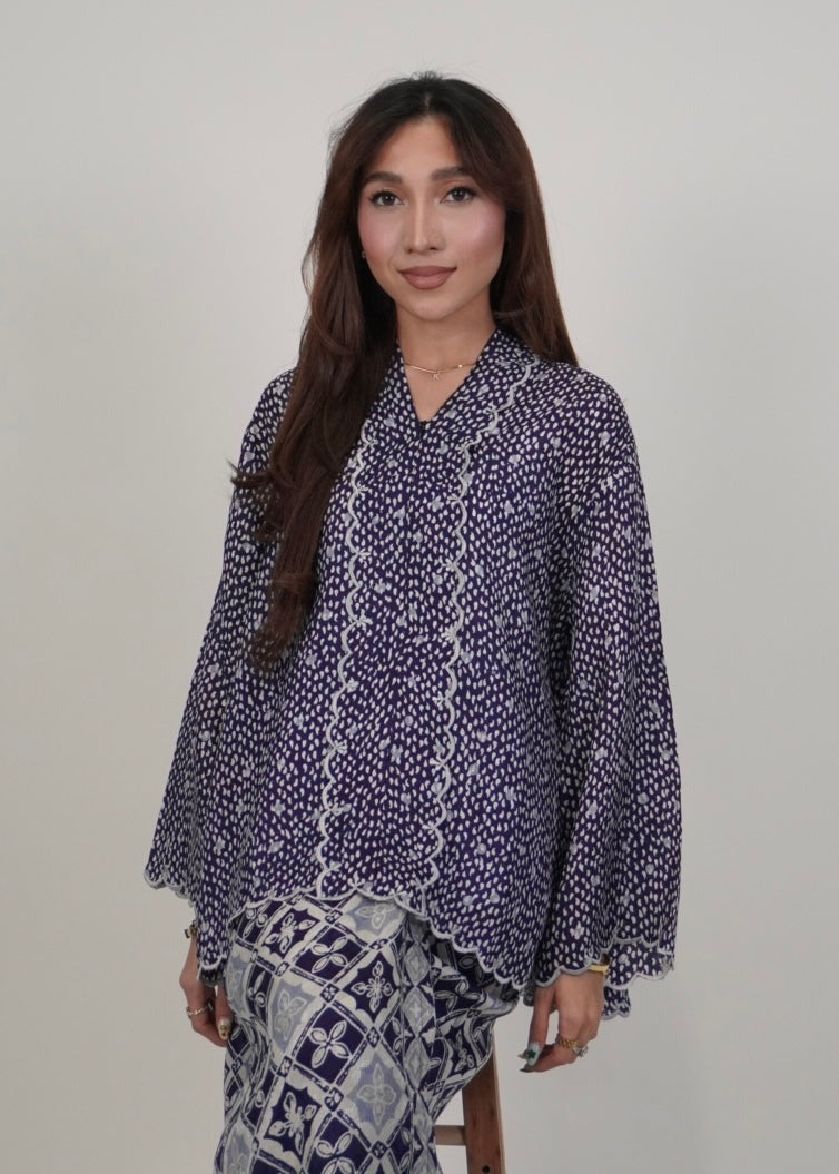 Qaseh in Dark Blue