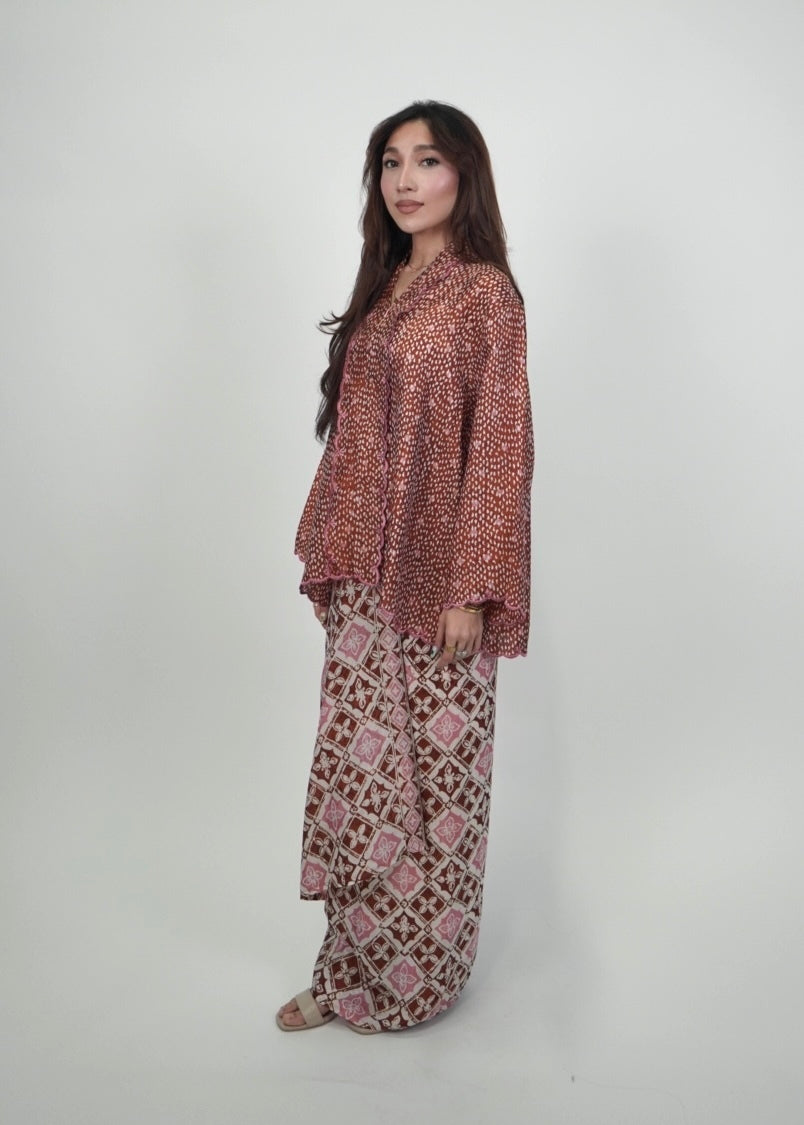 Qaseh in Brick Red
