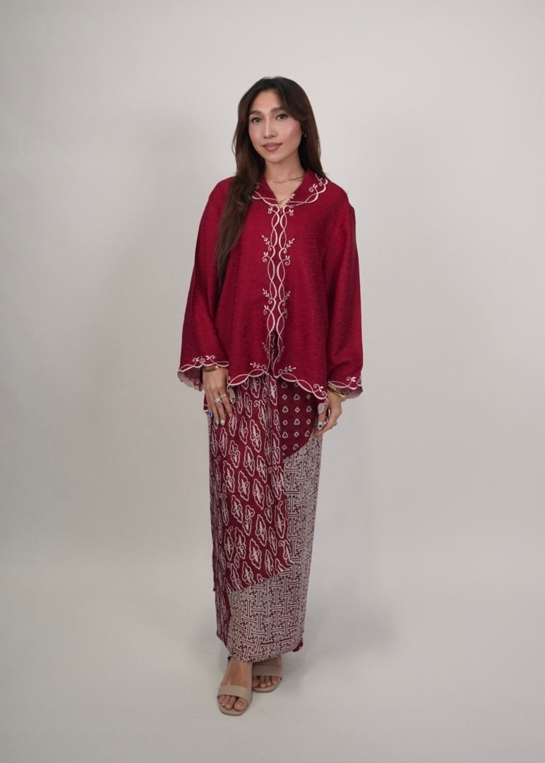 Qistina 2.0 in Cherry