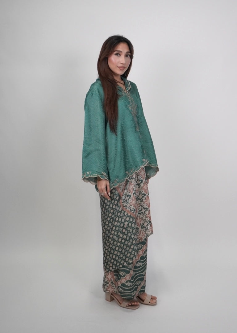 Qistina 2.0 in Pine