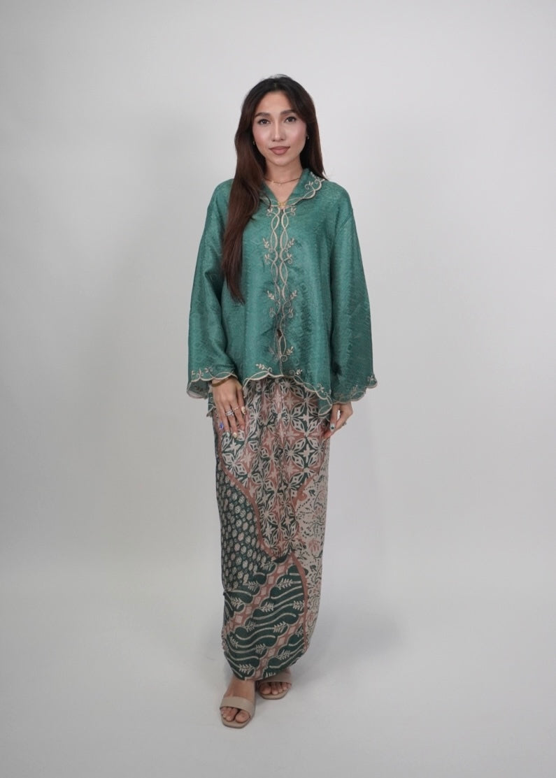 Qistina 2.0 in Pine