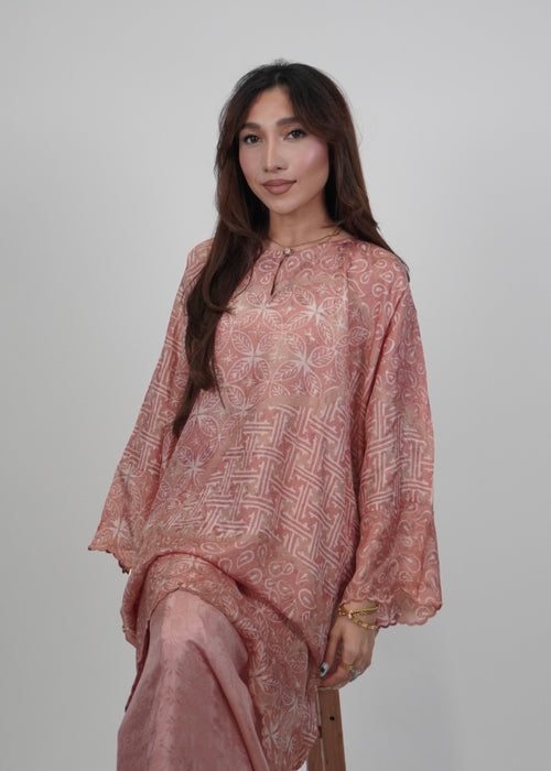 Chempaka in Salmon Pink