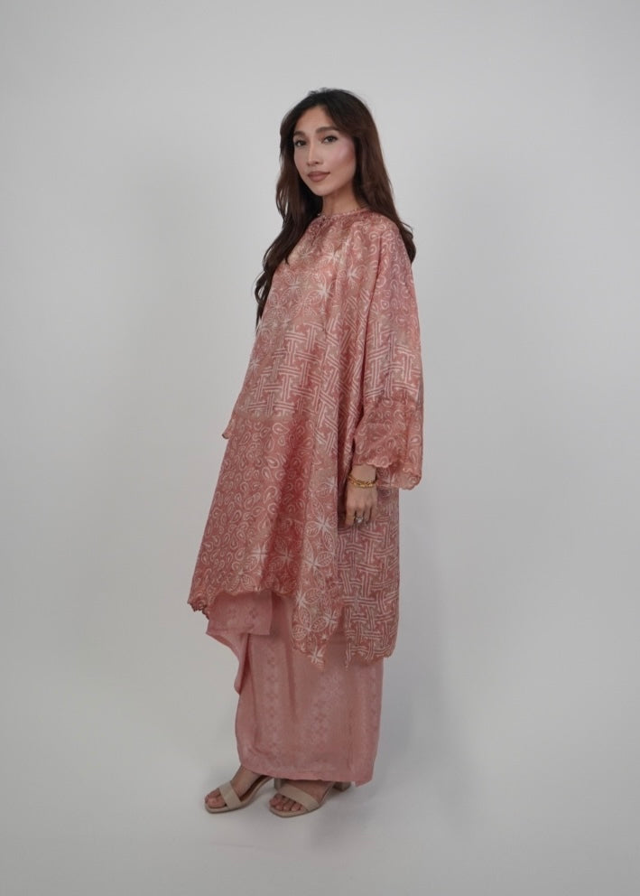 Chempaka in Salmon Pink