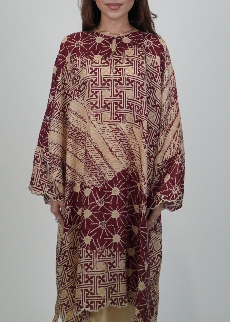 Chempaka in Maroon