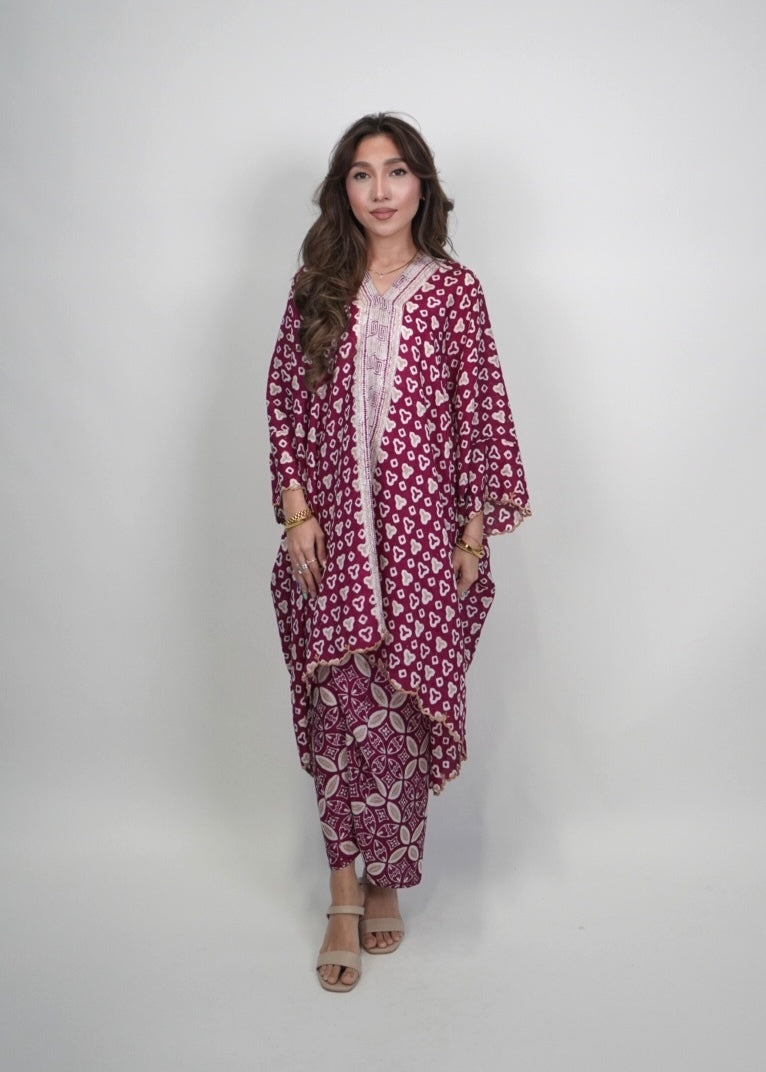 Saila Sulam in Maroon