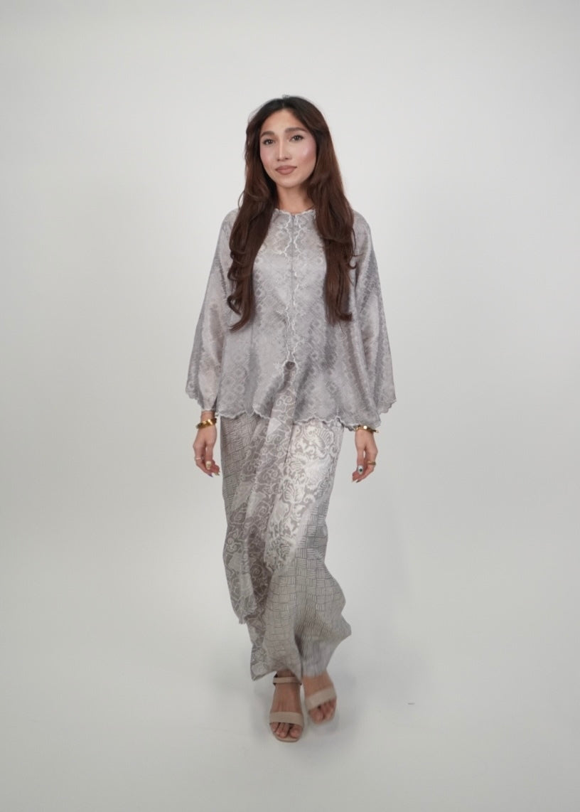 Qayla in Ash Grey