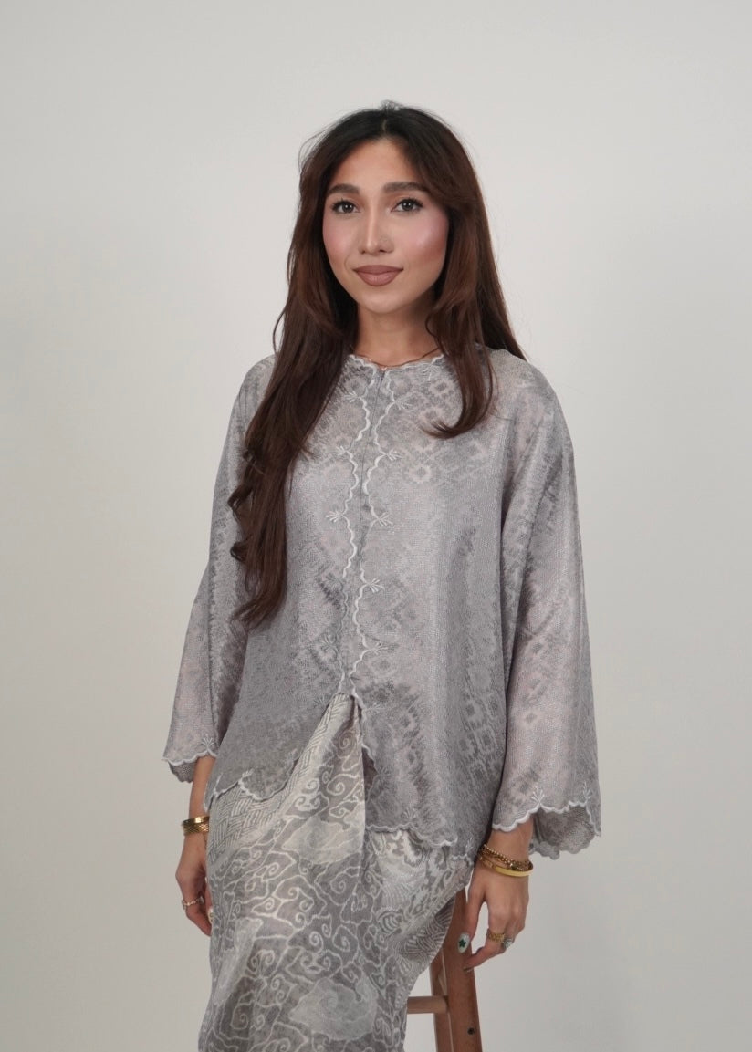Qayla in Ash Grey