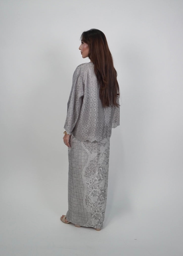 Qayla in Ash Grey