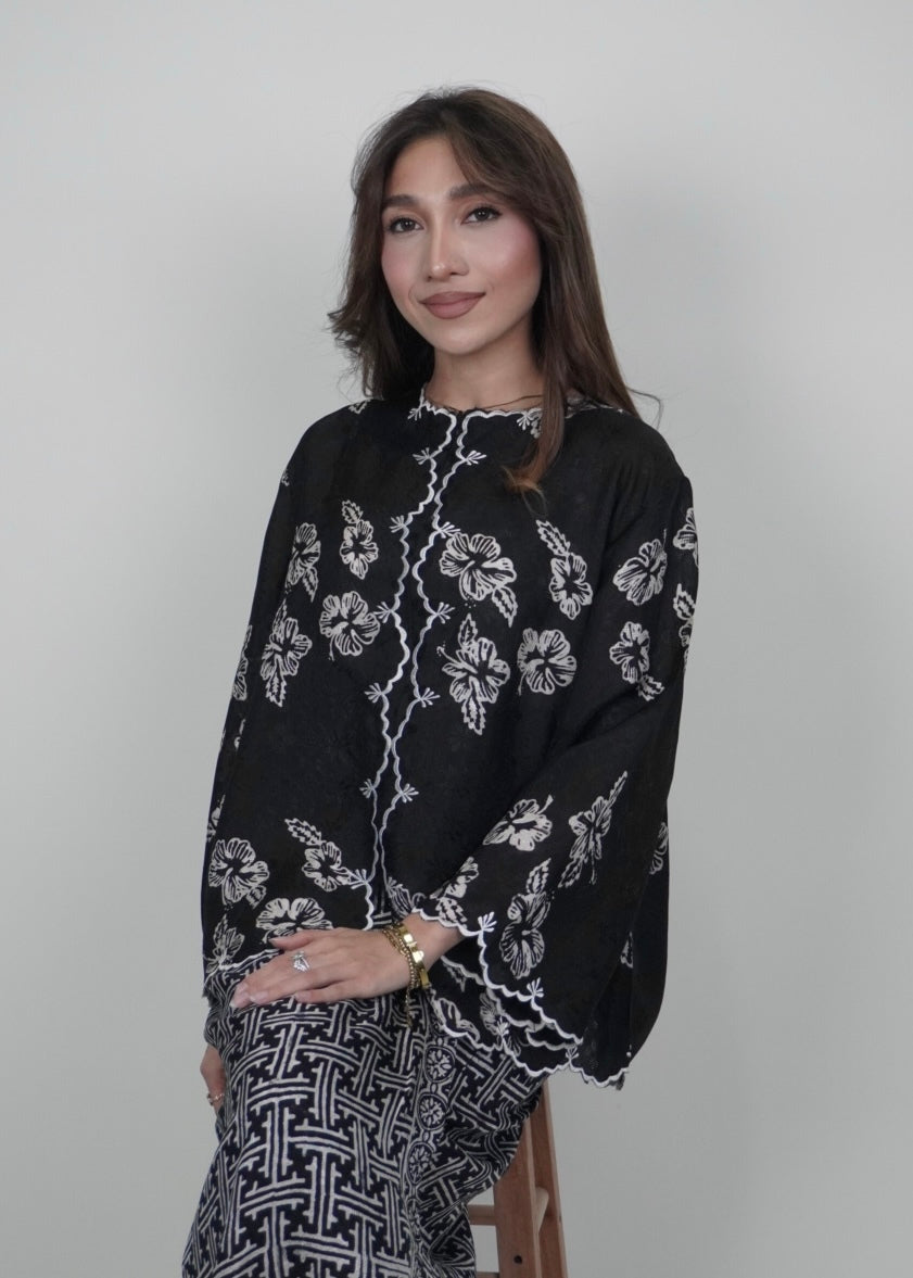 Qayla Hibiscus in Black