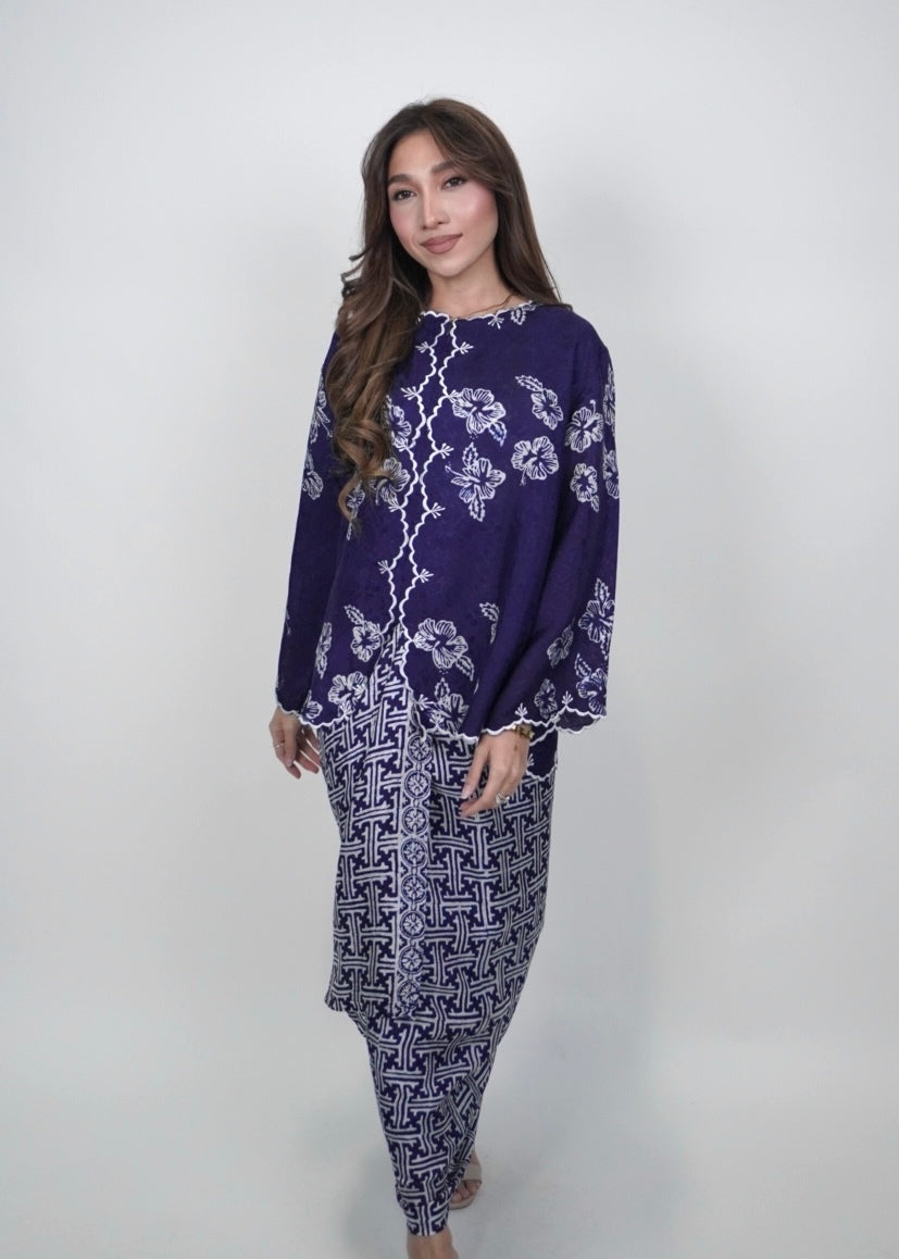 Qayla Hibiscus in Blue