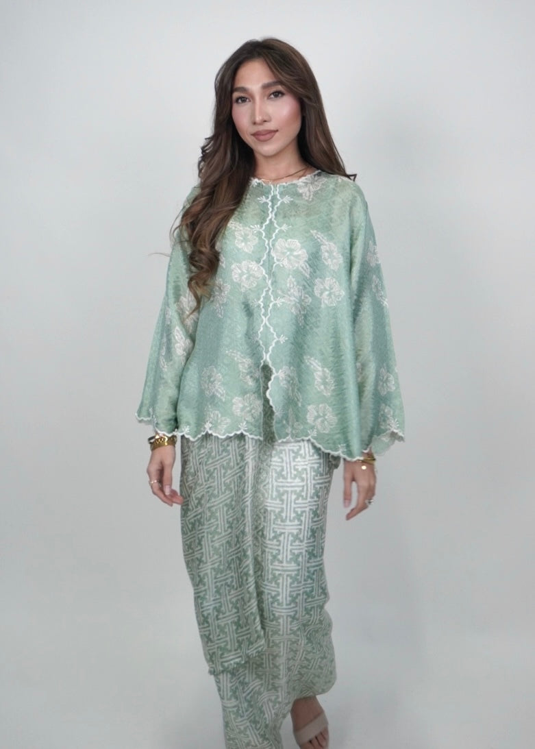 Qayla Hibiscus in Mint Green