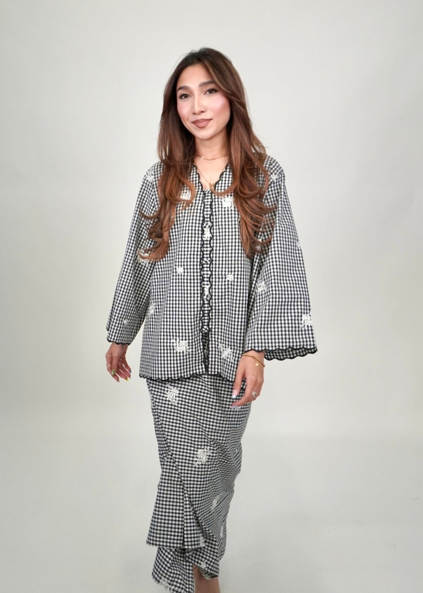 The Gingham Edit - Black