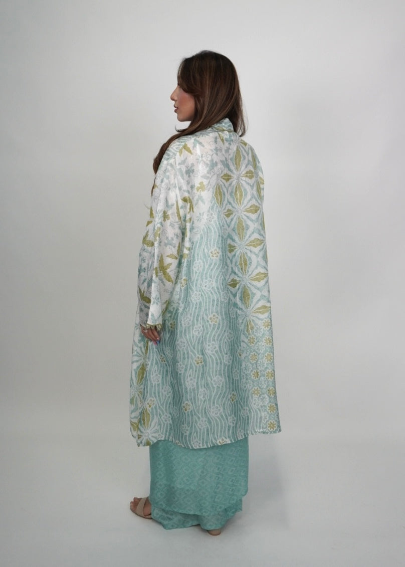 Qaseh Long in Mint