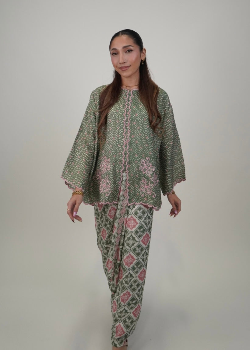 Qayla in Sweetpea