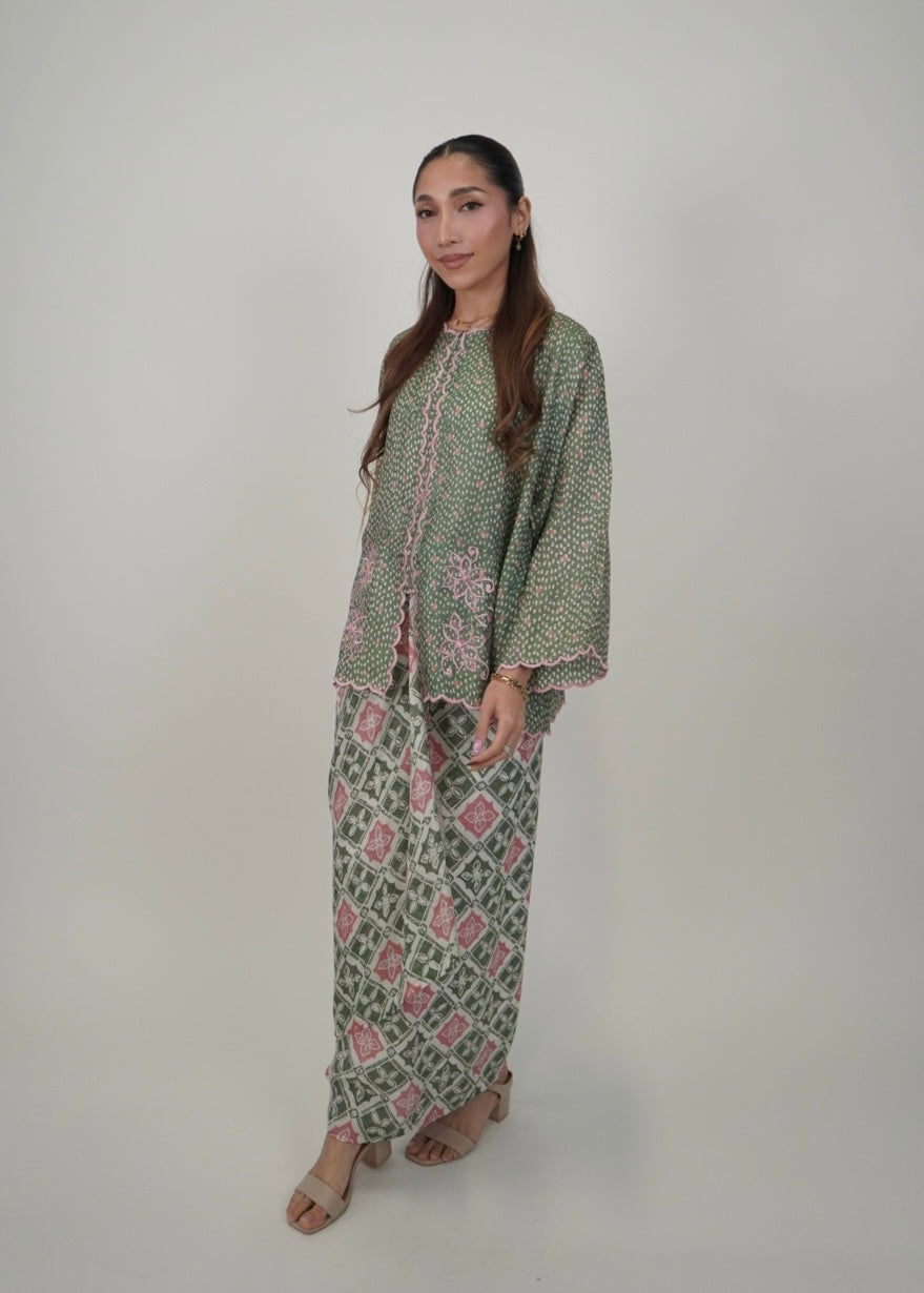 Qayla in Sweetpea