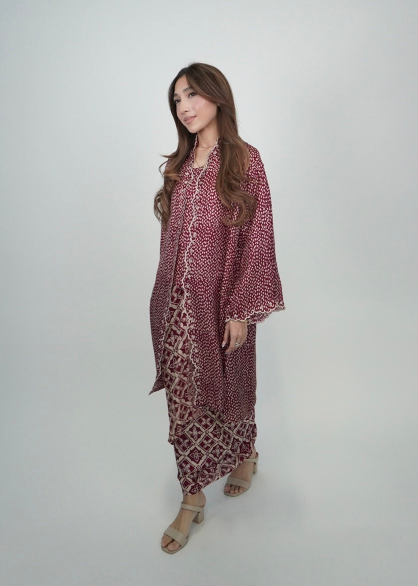 Kuntum Long in Burgundy