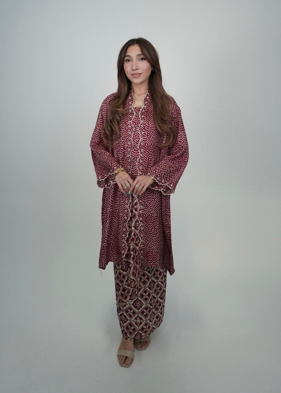 Kuntum Long in Burgundy